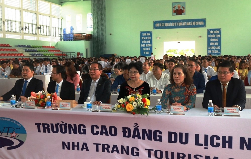 Tọa đàm kỷ niệm 42 năm ngày Nhà giáo Việt Nam - ảnh 2