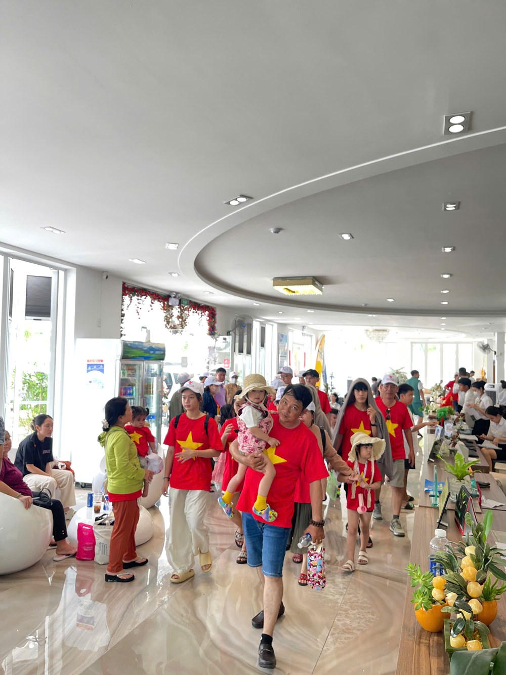 Ninh Thuận đón hơn 215.000 lượt khách trong dịp lễ 30.4 -1.5 - ảnh 1