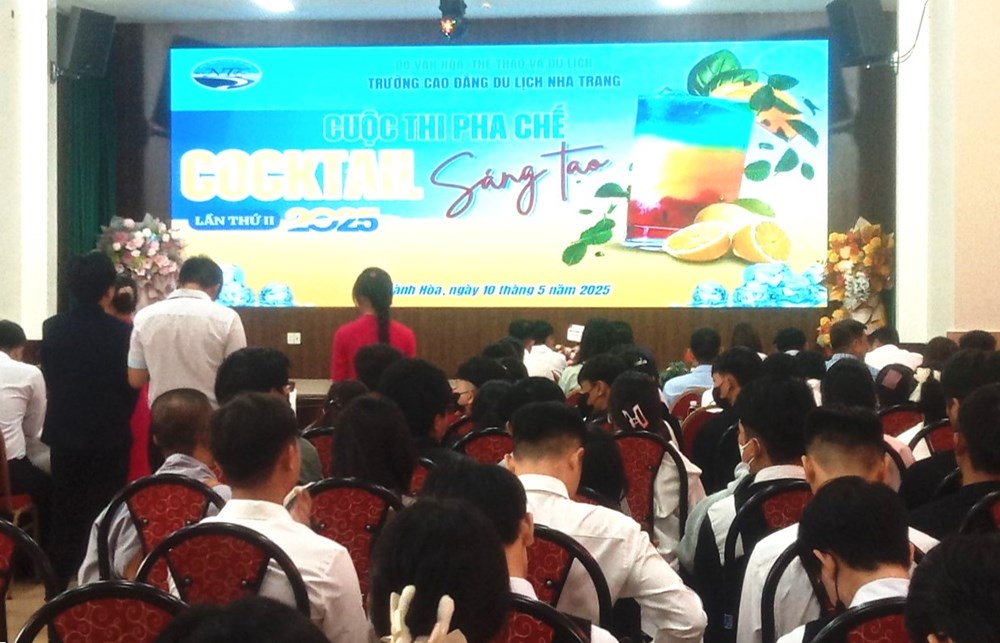 Khánh Hòa: Ngày hội Tư vấn tuyển sinh và Cuộc thi Pha chế Cocktail sáng tạo lần thứ II năm 2025 - ảnh 1