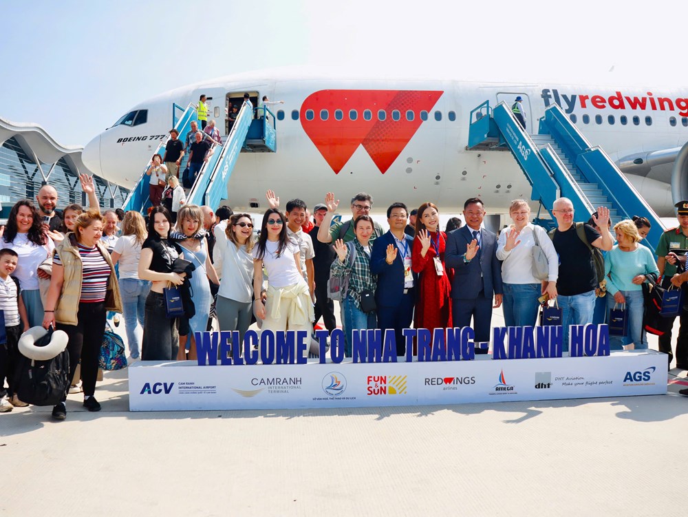 Đón chuyến bay từ Kazan đến Khánh Hòa - ảnh 2