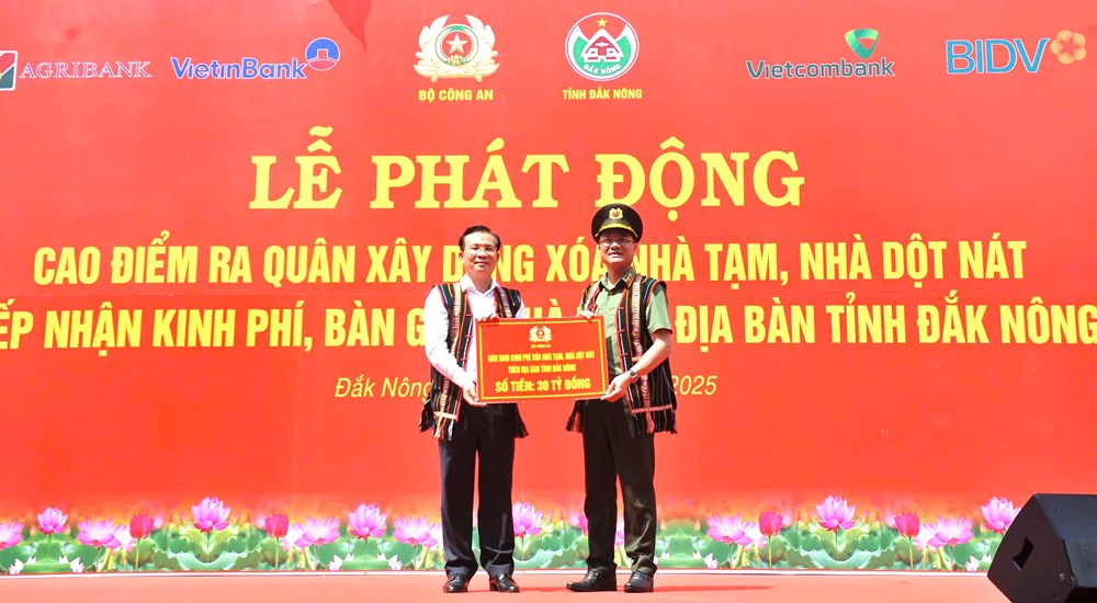 Bộ Công an đồng hành cùng Đắk Nông xóa nhà tạm, nhà dột nát - ảnh 1