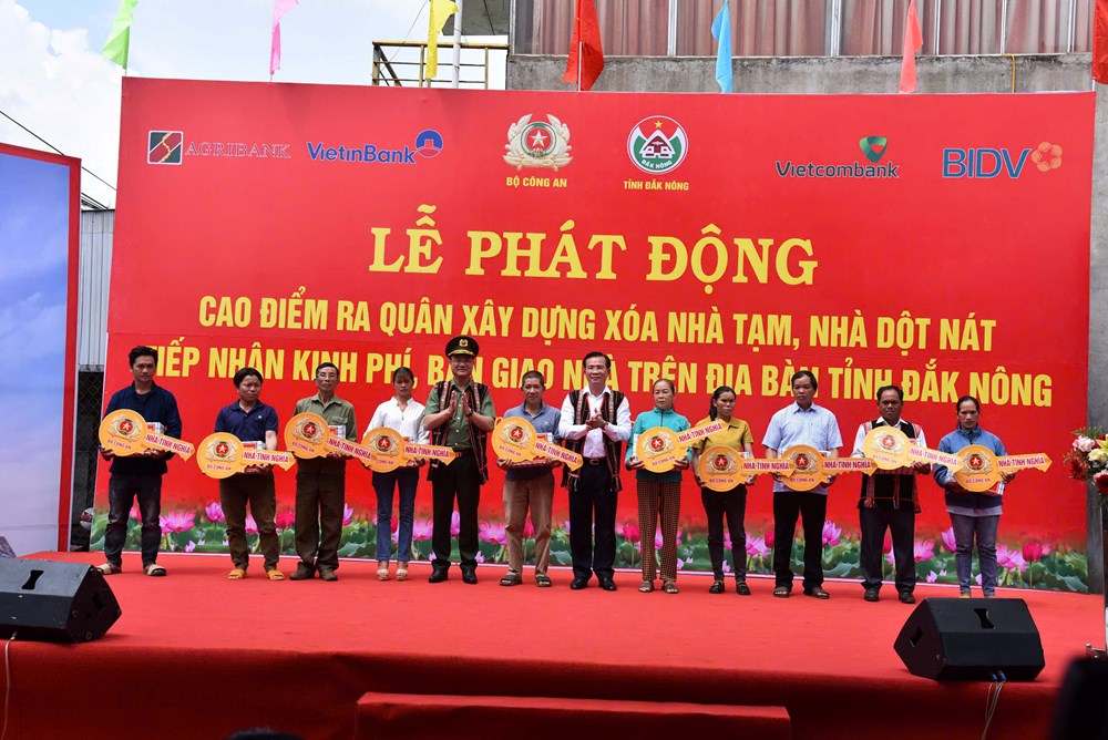 Bộ Công an đồng hành cùng Đắk Nông xóa nhà tạm, nhà dột nát - ảnh 2