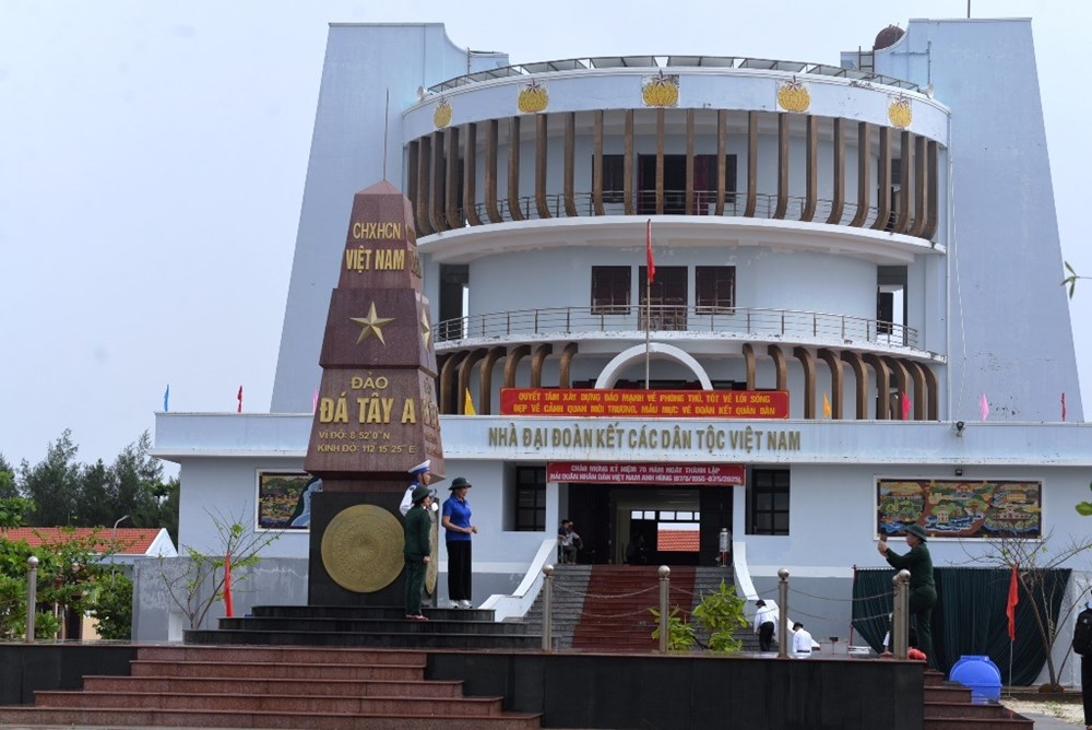 Bài 2 - Bản hùng ca bất tử - ảnh 6