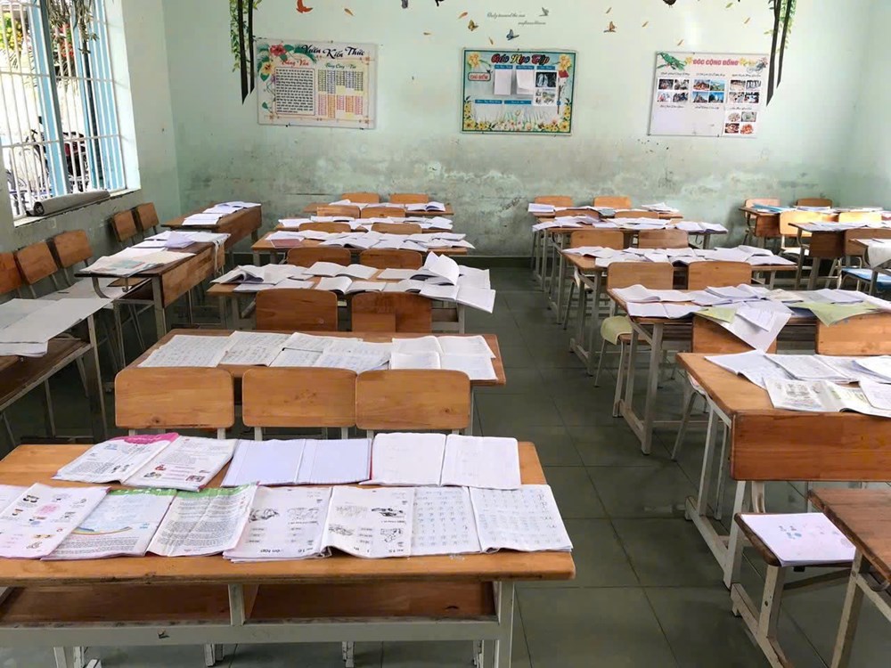 Cứ mưa là trường học hóa "biển nước" - ảnh 2