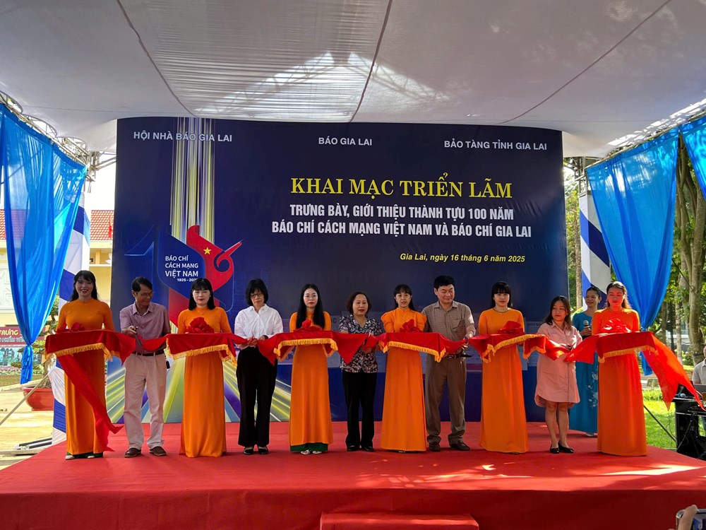 Gia Lai: Triển lãm ảnh thành tựu 100 năm Báo chí cách mạng Việt Nam - ảnh 1