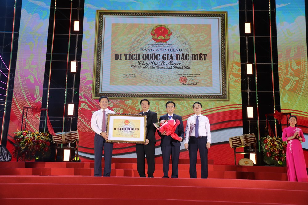 Khánh Hòa: Vinh danh Di tích Tháp Bà Pô Nagar và Nghề khai thác trầm hương - ảnh 1