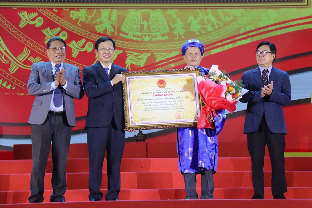 Khánh Hòa: Vinh danh Di tích Tháp Bà Pô Nagar và Nghề khai thác trầm hương - ảnh 2