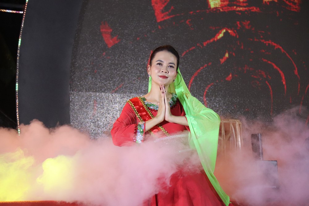 Khánh Hòa: Vinh danh Di tích Tháp Bà Pô Nagar và Nghề khai thác trầm hương - ảnh 10