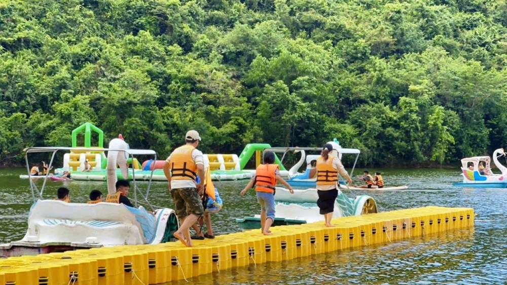 Khánh Hòa đón lượng khách du lịch kỷ lục sau sáp nhập - ảnh 5