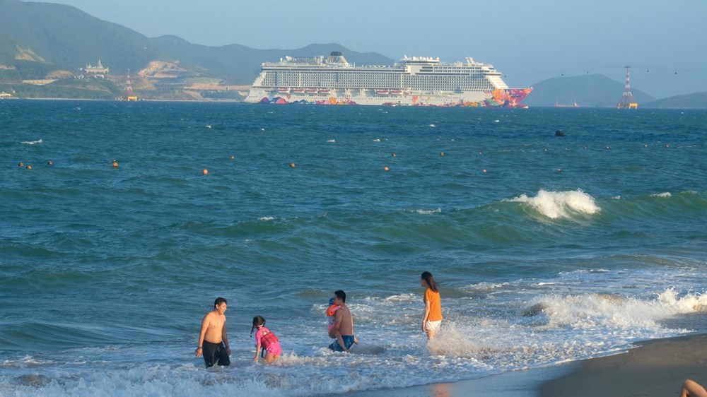Khánh Hòa thu phí tham quan vịnh Nha Trang - ảnh 1