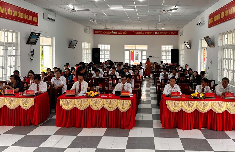 Khánh Hòa: Xã Vĩnh Hải vinh danh các điển hình tiên tiến, phát động phong trào thi đua mới - ảnh 1