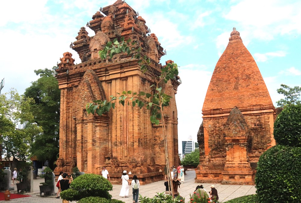 Khánh Hòa: Du khách rộn ràng tham quan Tháp Bà Pô Nagar dịp nghỉ lễ 2.9 - ảnh 7