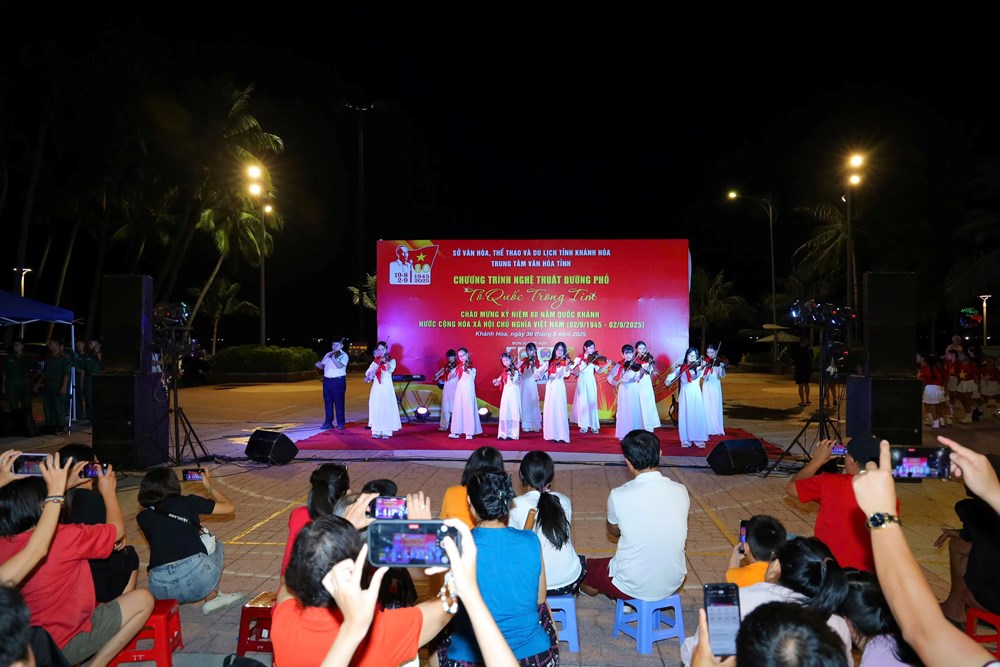 Khánh Hòa: Chương trình nghệ thuật “Tổ quốc trong tim” chào mừng Quốc khánh - ảnh 5
