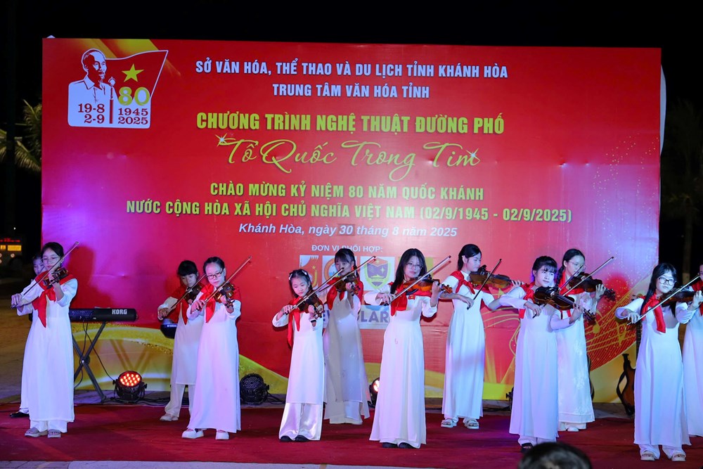 Khánh Hòa: Chương trình nghệ thuật “Tổ quốc trong tim” chào mừng Quốc khánh - ảnh 4