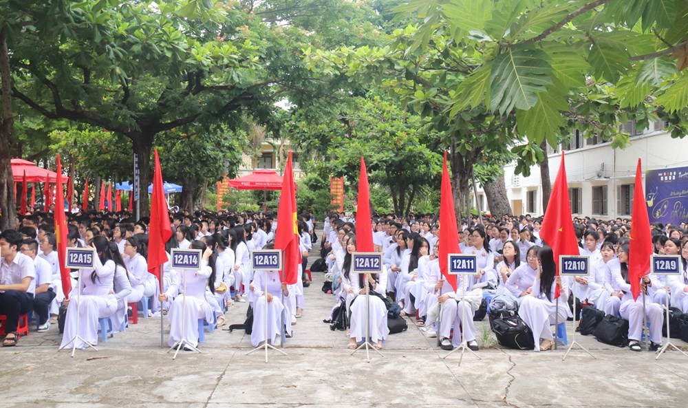 Khánh Hòa:  Gần 470.000 học sinh, sinh viên hân hoan tựu trường - ảnh 2