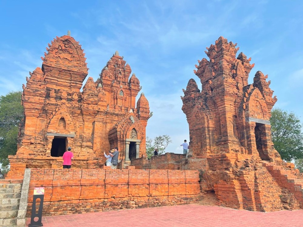 Khám phá 4 ngôi tháp Chăm nổi tiếng ở Khánh Hòa - ảnh 3