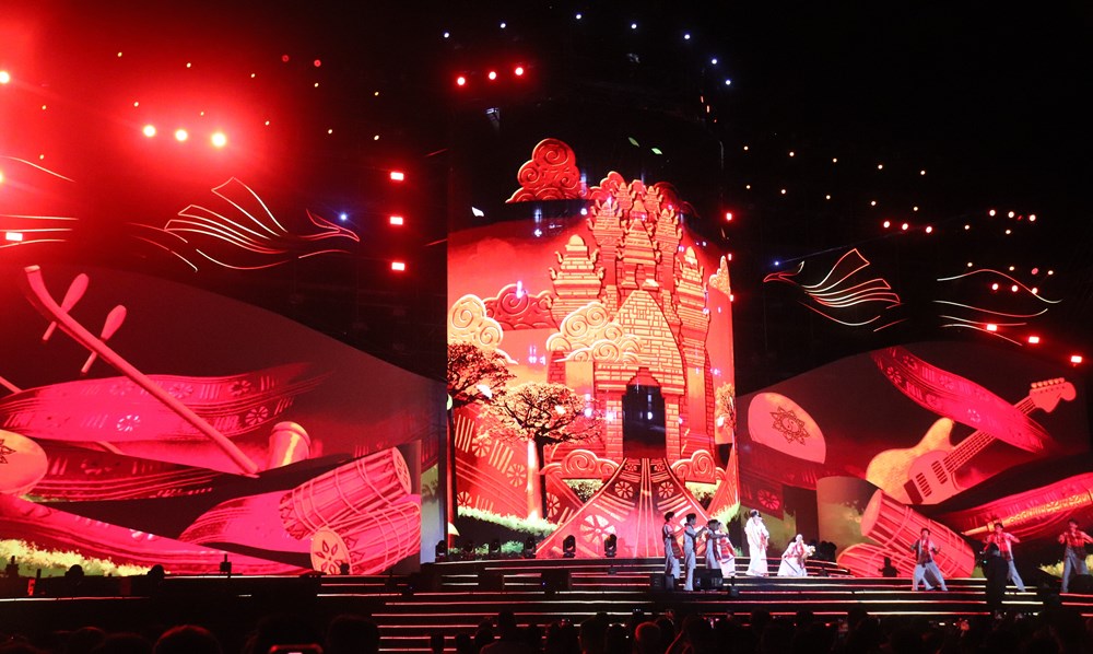 Đặc sắc chương trình nghệ thuật "La Tiên Show - The Cội" - ảnh 3