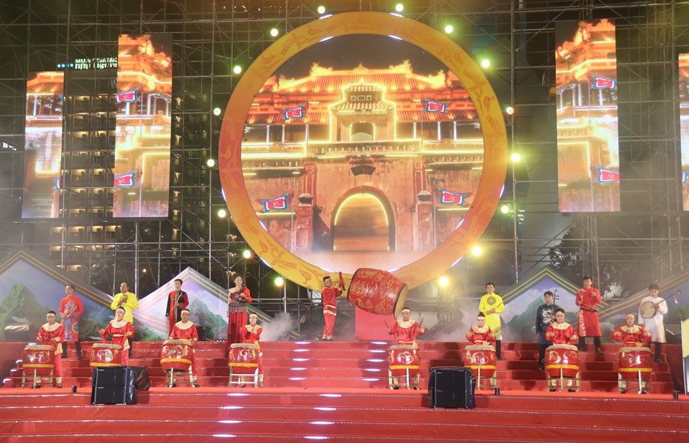 Chương trình nghệ thuật chào mừng Đại hội đại biểu Đảng bộ tỉnh Khánh Hòa lần thứ I - ảnh 8