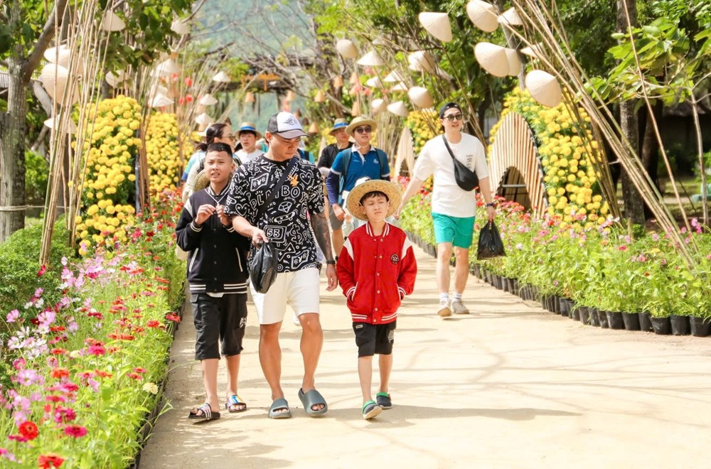 Khánh Hòa đón hơn 14,1 triệu lượt khách du lịch - ảnh 2