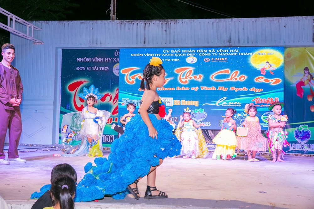 Khánh Hòa:  Sôi động Cuộc thi Thời trang tái chế với thông điệp bảo vệ môi trường - ảnh 3
