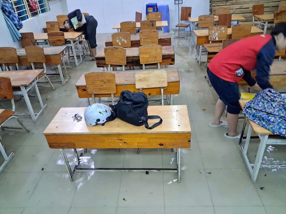 Mưa lớn khiến nhiều tuyến đường Nha Trang ngập sâu - ảnh 8