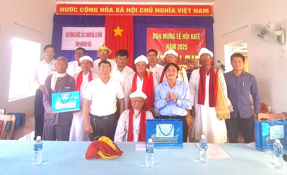Khánh Hòa: Trưng bày, giới thiệu ảnh và các hiện vật về Lễ hội Katê - ảnh 7