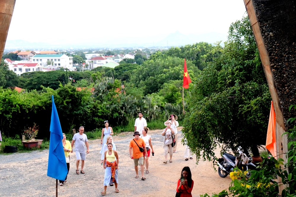 Khánh Hòa: Phấn đấu sớm “cán đích” 15 triệu lượt khách trong năm 2025 - ảnh 3