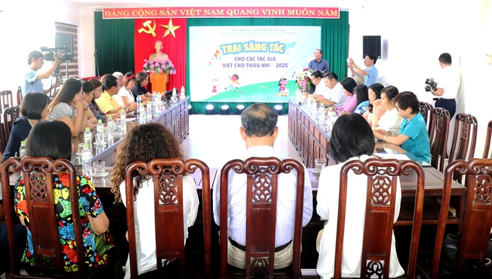 Khai mạc Trại sáng tác viết cho thiếu nhi năm 2025 - ảnh 1