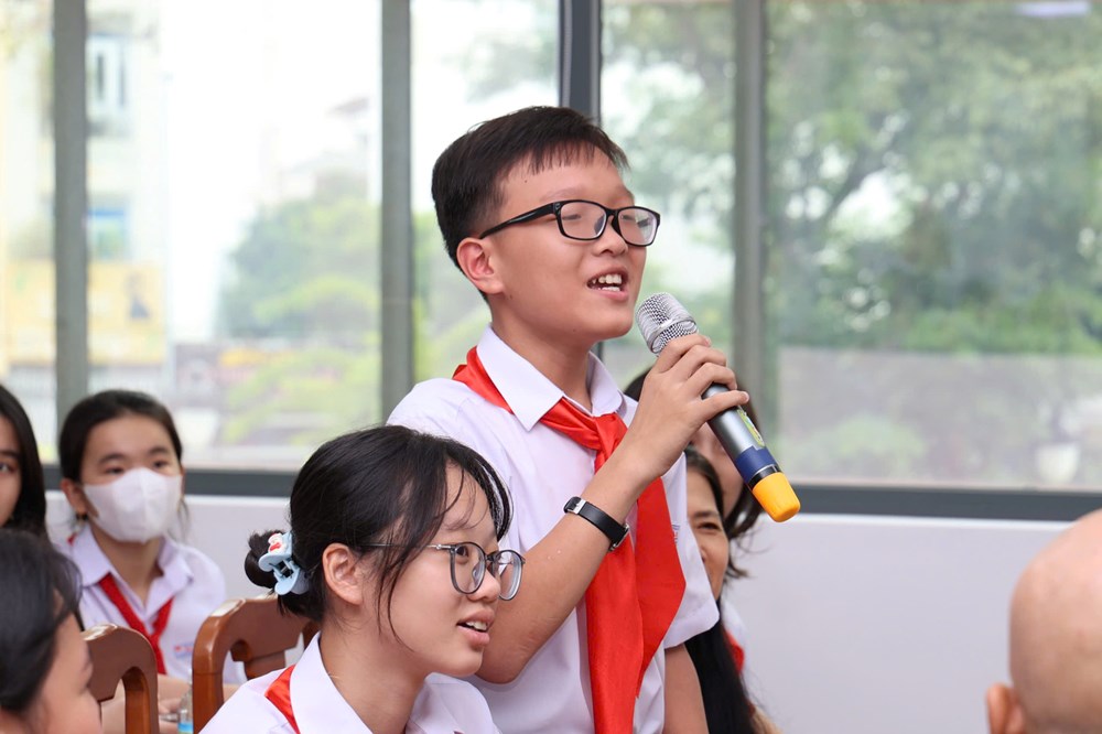 Sôi nổi “Chuyến tàu văn học tuổi thơ” cùng nhà thơ Trần Đăng Khoa - ảnh 4