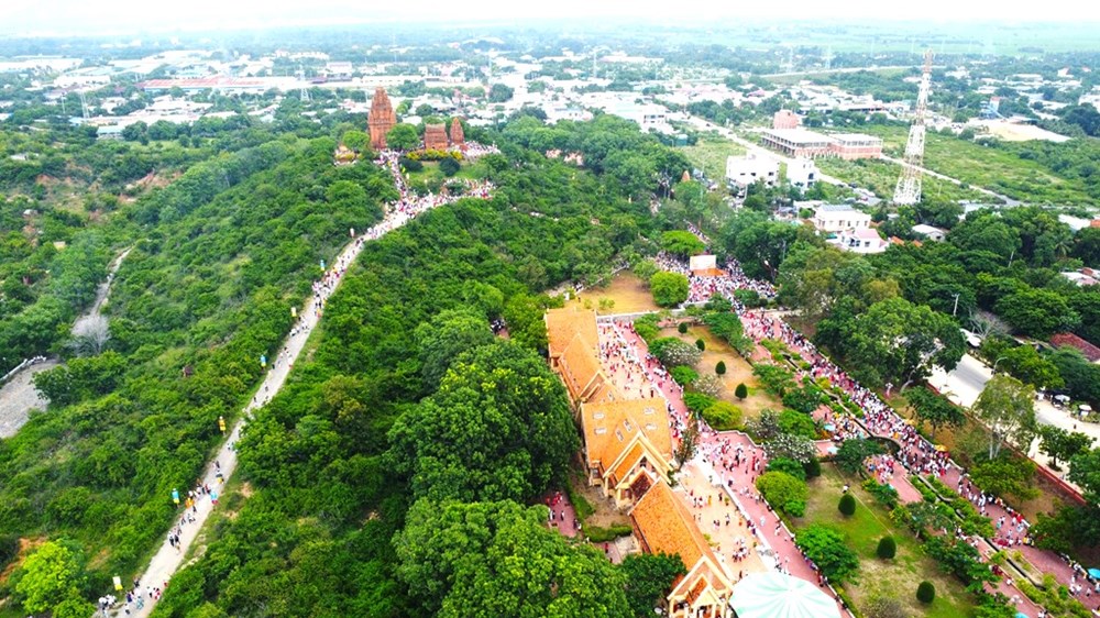 Khánh Hòa: Mục tiêu du lịch tăng trưởng hai con số, đón 31,6 triệu khách năm 2030 - ảnh 1