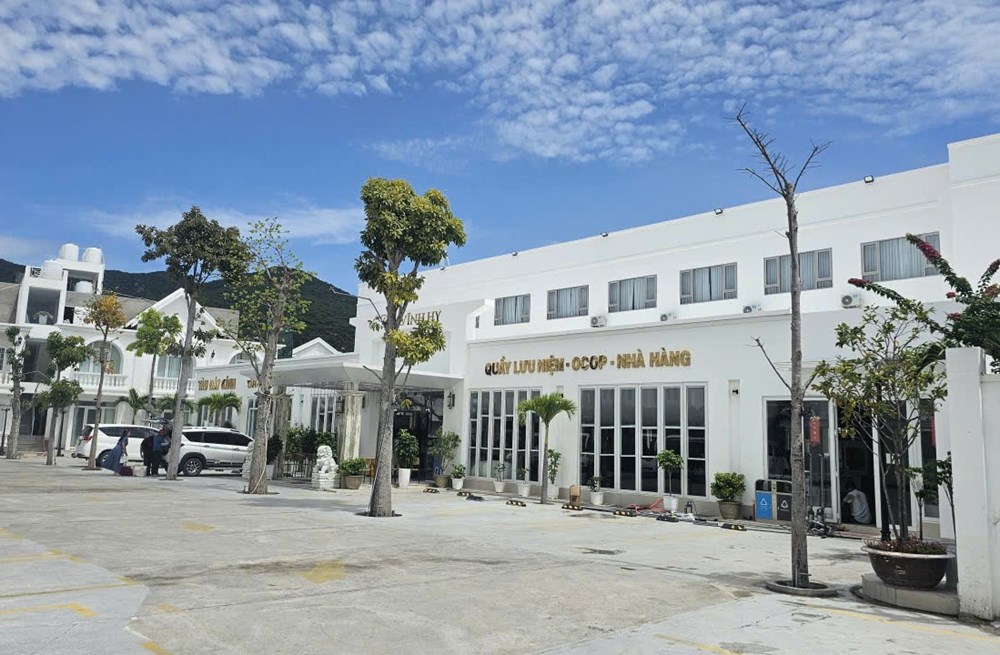 Ngành Du lịch Khánh Hòa chủ động ứng phó với bão Kalmaegi - ảnh 2