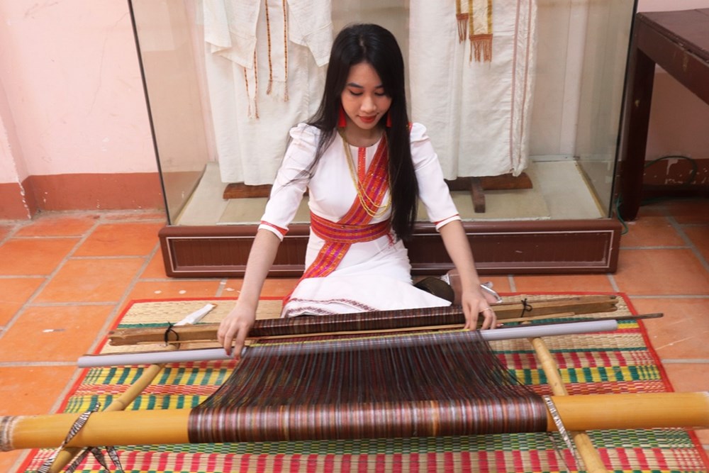 Bài 2 – Khai thác đa dạng nguồn lực văn hóa các dân tộc và làng nghề - ảnh 10