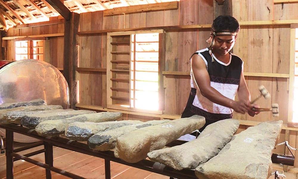 Bài 2 – Khai thác đa dạng nguồn lực văn hóa các dân tộc và làng nghề - ảnh 2