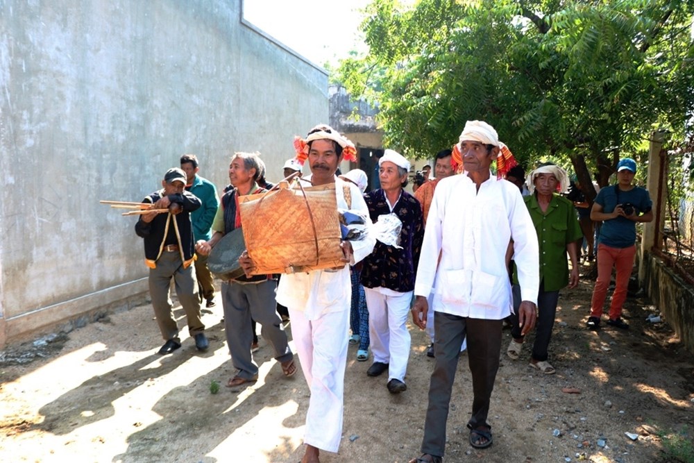 Bài 2 – Khai thác đa dạng nguồn lực văn hóa các dân tộc và làng nghề - ảnh 14