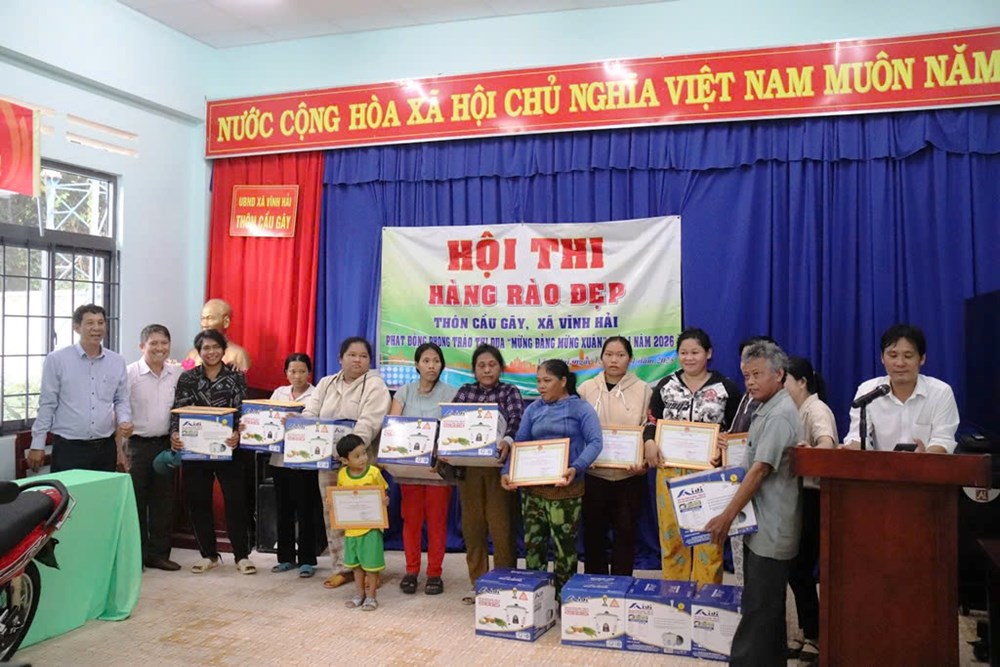 Khánh Hòa: Người Raglai Cầu Gãy làm hàng rào đẹp, xây dựng nông thôn mới - ảnh 1