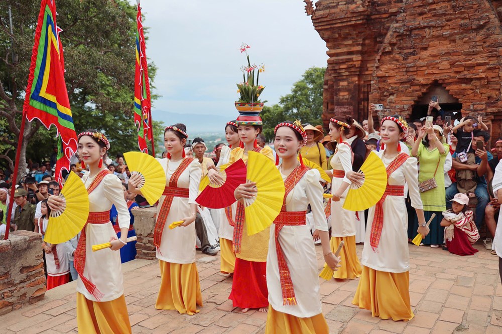 Sáu tỉnh, thành tham gia Ngày hội Văn hóa dân tộc Chăm lần thứ VI - ảnh 2