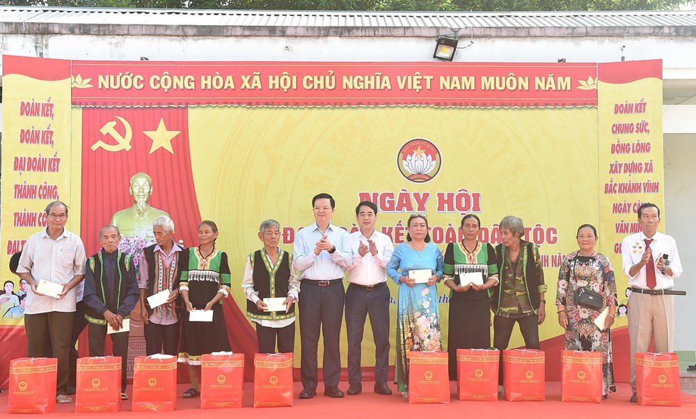 Phó Thủ tướng Mai Văn Chính dự Ngày hội Đại đoàn kết toàn dân tộc tại Khánh Hòa - ảnh 1