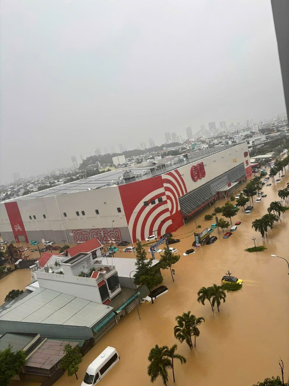 Khánh Hòa oằn mình trong mưa lũ lịch sử - ảnh 2