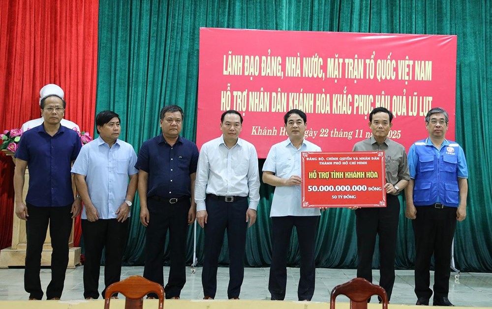 Thường trực Ban Bí thư Trần Cẩm Tú trực tiếp thị sát, chỉ đạo khắc phục mưa lũ lịch sử tại Khánh Hòa - ảnh 4