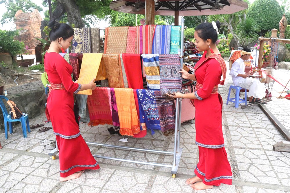 Khánh Hòa: Sắc màu văn hóa Chăm qua thổ cẩm Mỹ Nghiệp và gốm Bàu Trúc - ảnh 5
