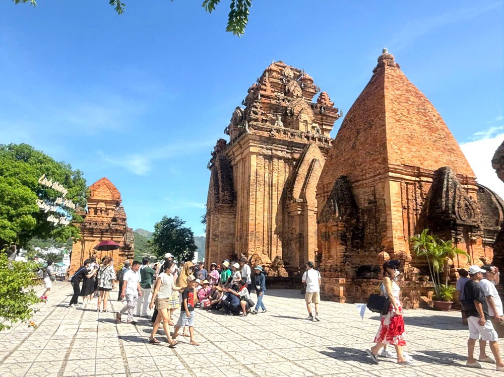 Khánh Hòa: Thiết lập các đường dây nóng hỗ trợ du khách - ảnh 1