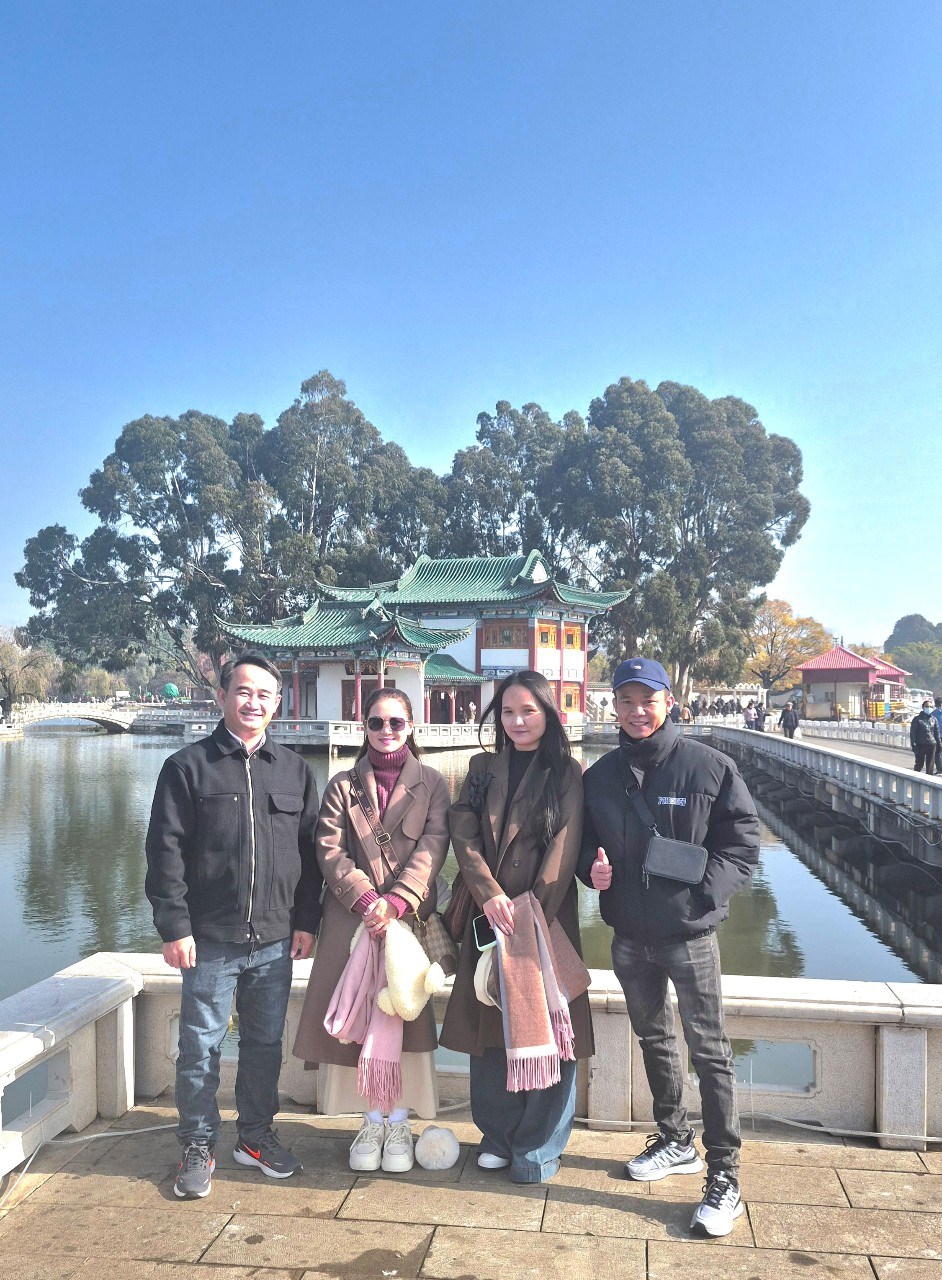 Đến Côn Minh chiêm ngưỡng hàng vạn chim hải âu tung cánh - ảnh 5