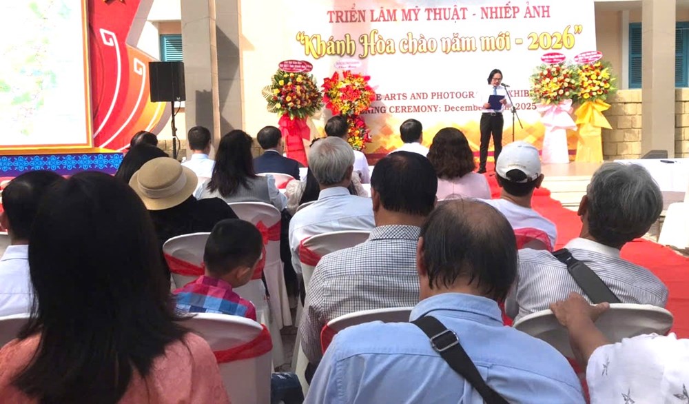 Khánh Hòa: Khai mạc Triển lãm nghệ thuật chào năm mới 2026 - ảnh 1