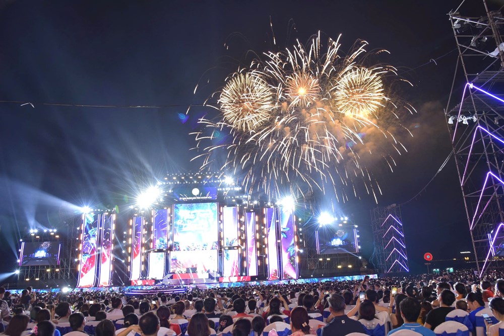 Khánh Hòa tổ chức bắn pháo hoa chào đón năm mới 2026 - ảnh 1