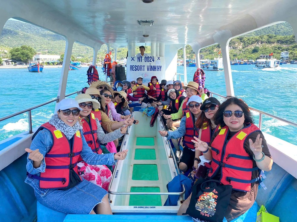 Khánh Hòa đón hơn nửa triệu lượt khách dịp Tết Dương lịch 2026 - ảnh 4