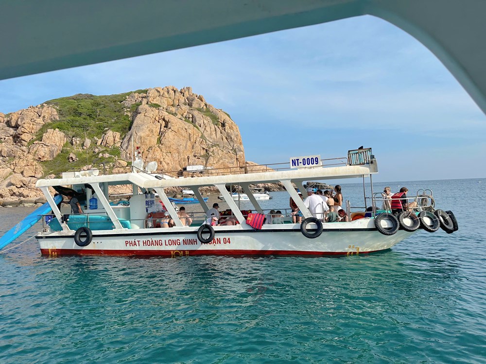 Khánh Hòa đón hơn nửa triệu lượt khách dịp Tết Dương lịch 2026 - ảnh 1