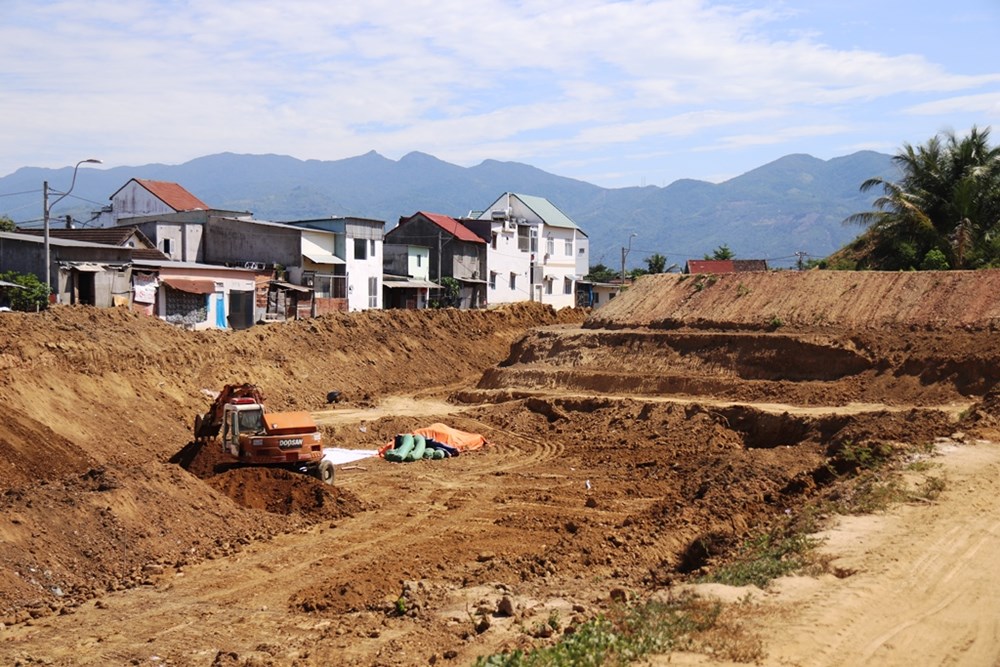 Dự án tu bổ, tôn tạo Thành cổ Diên Khánh chậm tiến độ, đội vốn gần 60 tỉ đồng? - ảnh 3