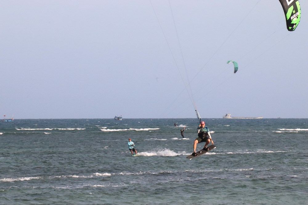 Khánh Hòa: Chiêm ngưỡng những 'vũ điệu trên sóng' đầy mê hoặc - ảnh 6