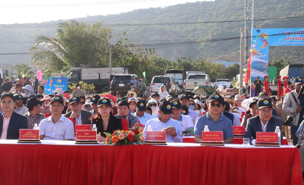 Khánh Hòa: Chiêm ngưỡng những 'vũ điệu trên sóng' đầy mê hoặc - ảnh 9
