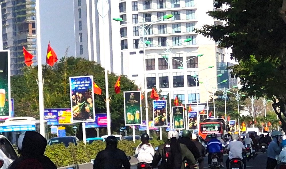 Khánh Hòa: Rực rỡ sắc cờ chào mừng Đại hội đại biểu toàn quốc lần thứ XIV của Đảng - ảnh 12